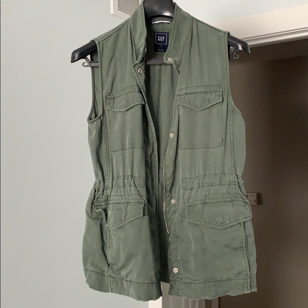 GAP olive green utility vest sleeveless jacket